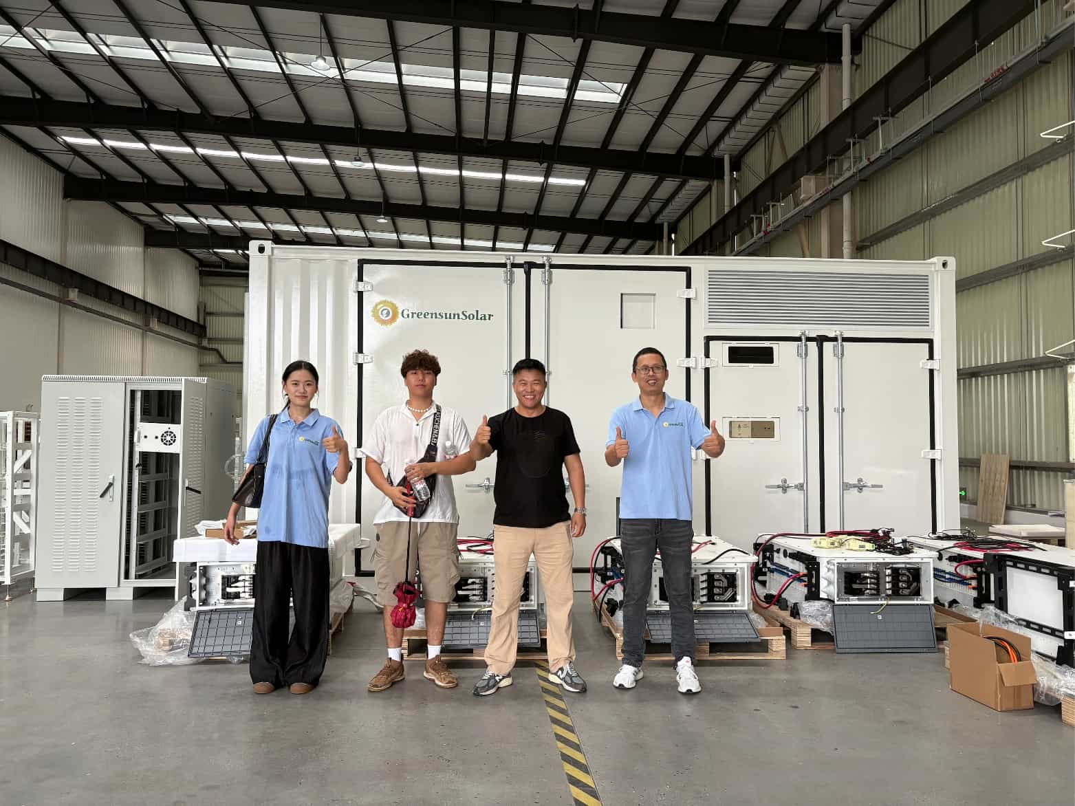 عملاء منغوليون يزورون مصنع Greensun ويوقعون اتفاقية تعاون BESS بقدرة 1 ميجاوات في الساعة