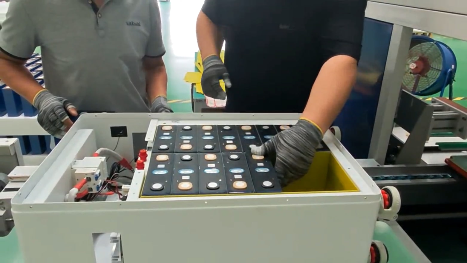 51.2v lithium battery